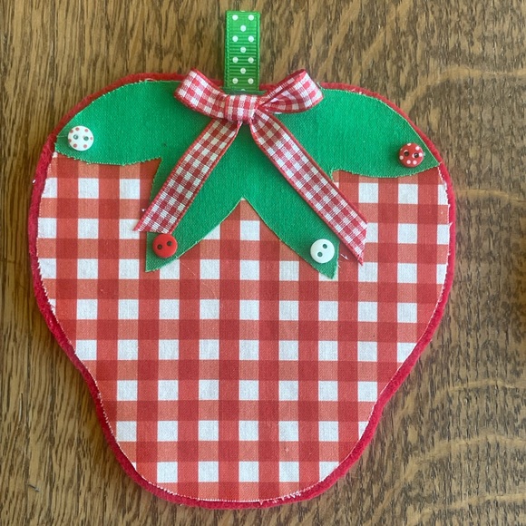 Strawberry coasters or Ornaments Decor. New handcrafted. - Picture 2 of 5